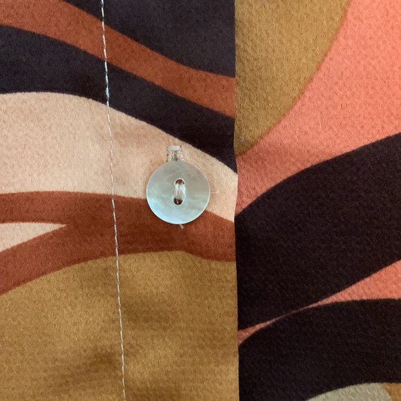 Verge Girl Longline Button Down - Picture 5 of 5